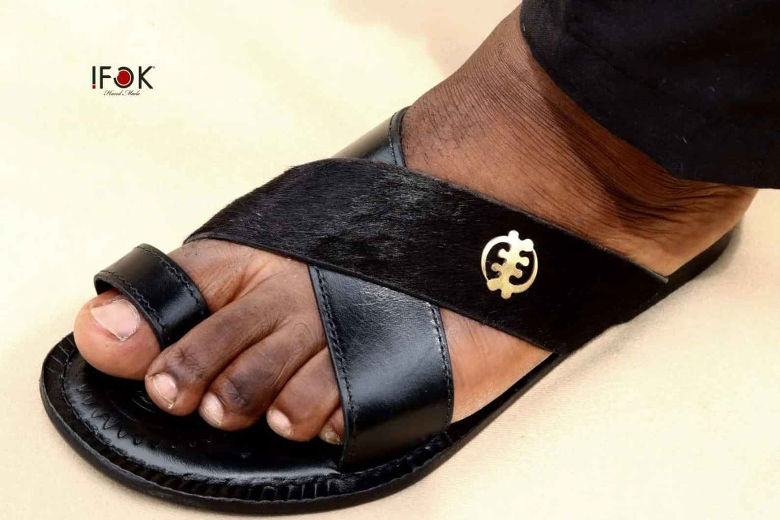 Poupée noire africaine pour enfants