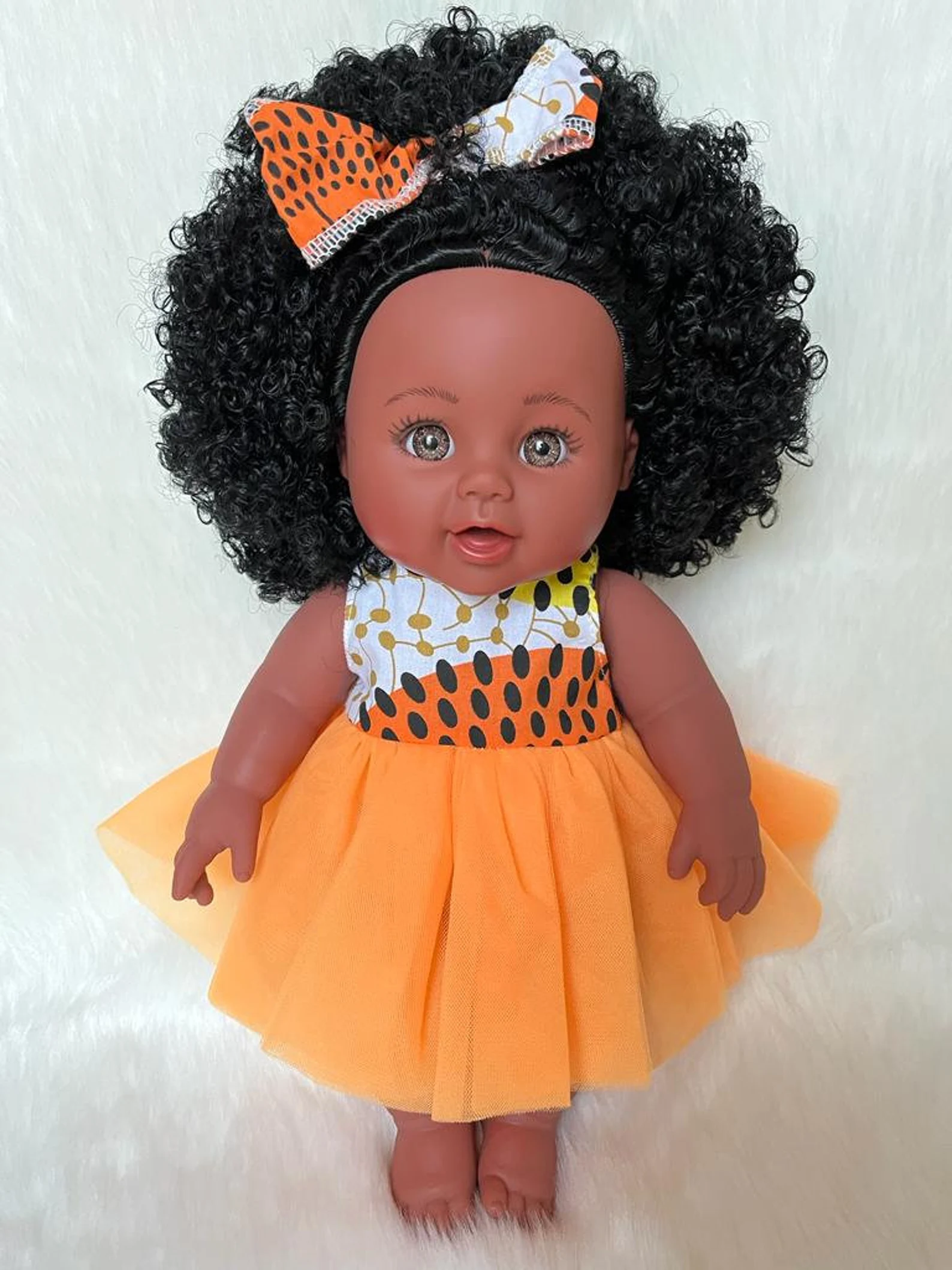 Poupée noire africaine pour enfants