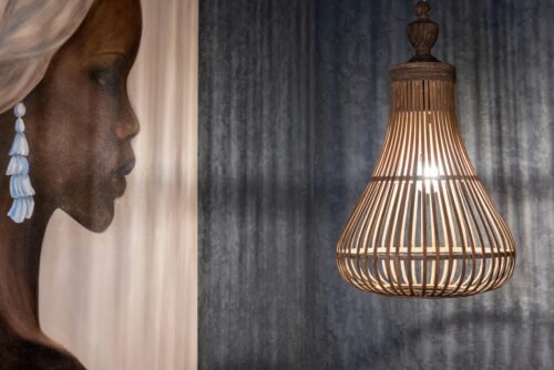 Peinture De Visage De Femme Sur Mur Blanc